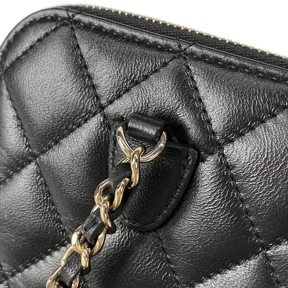 Chanel Matelasse Shoulder Bag AP3739